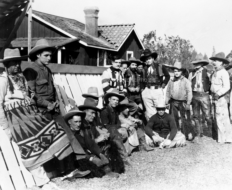 Tom Mix 1921 8 Mixville unit wm.jpg